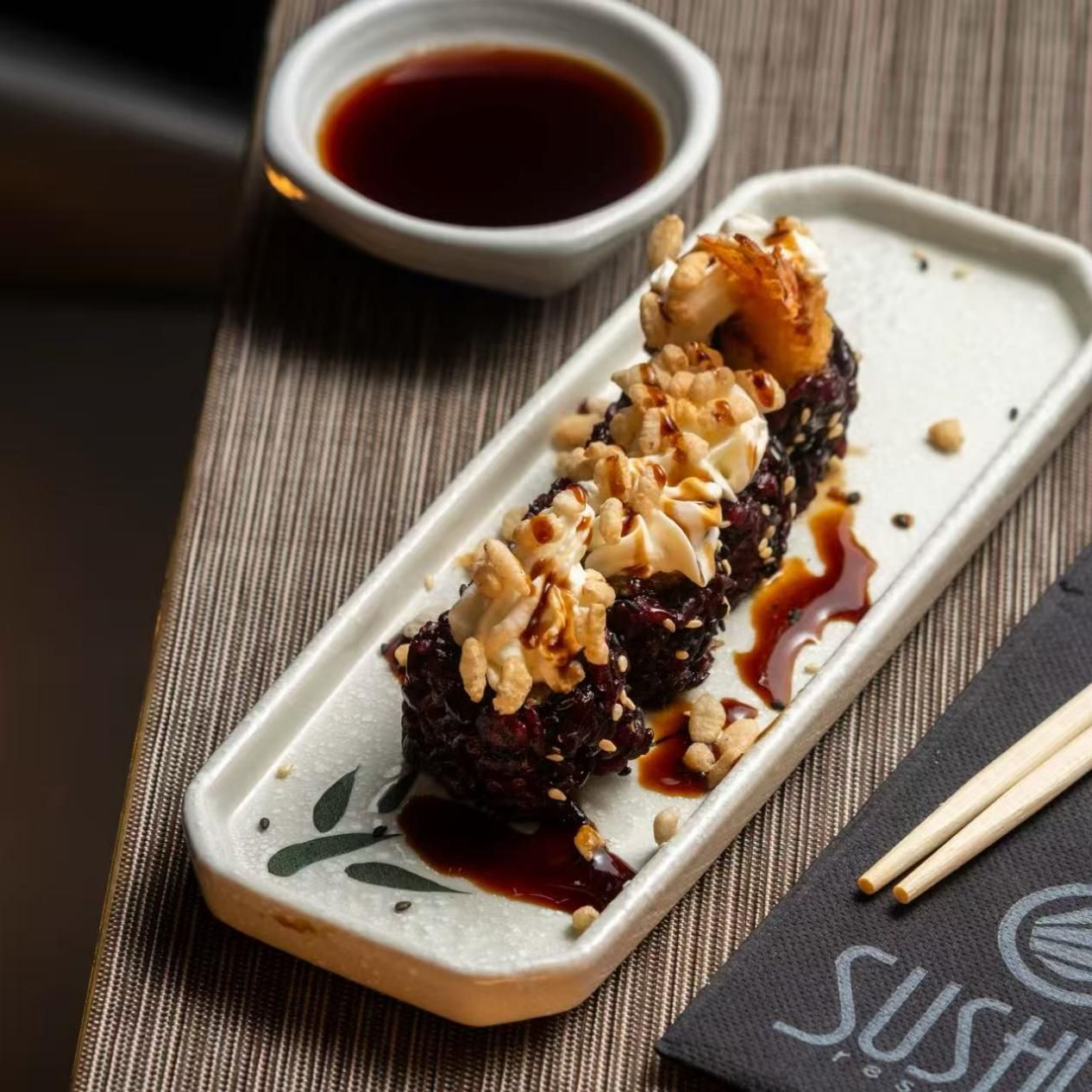 URA TEMPURA MAKI NEGRO Y PHILADELPHIA