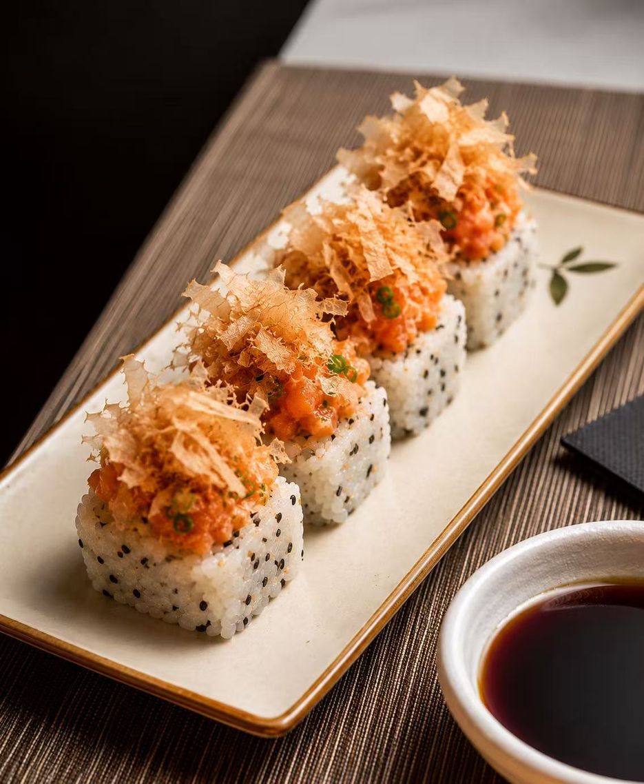 URA SALMON SPICY