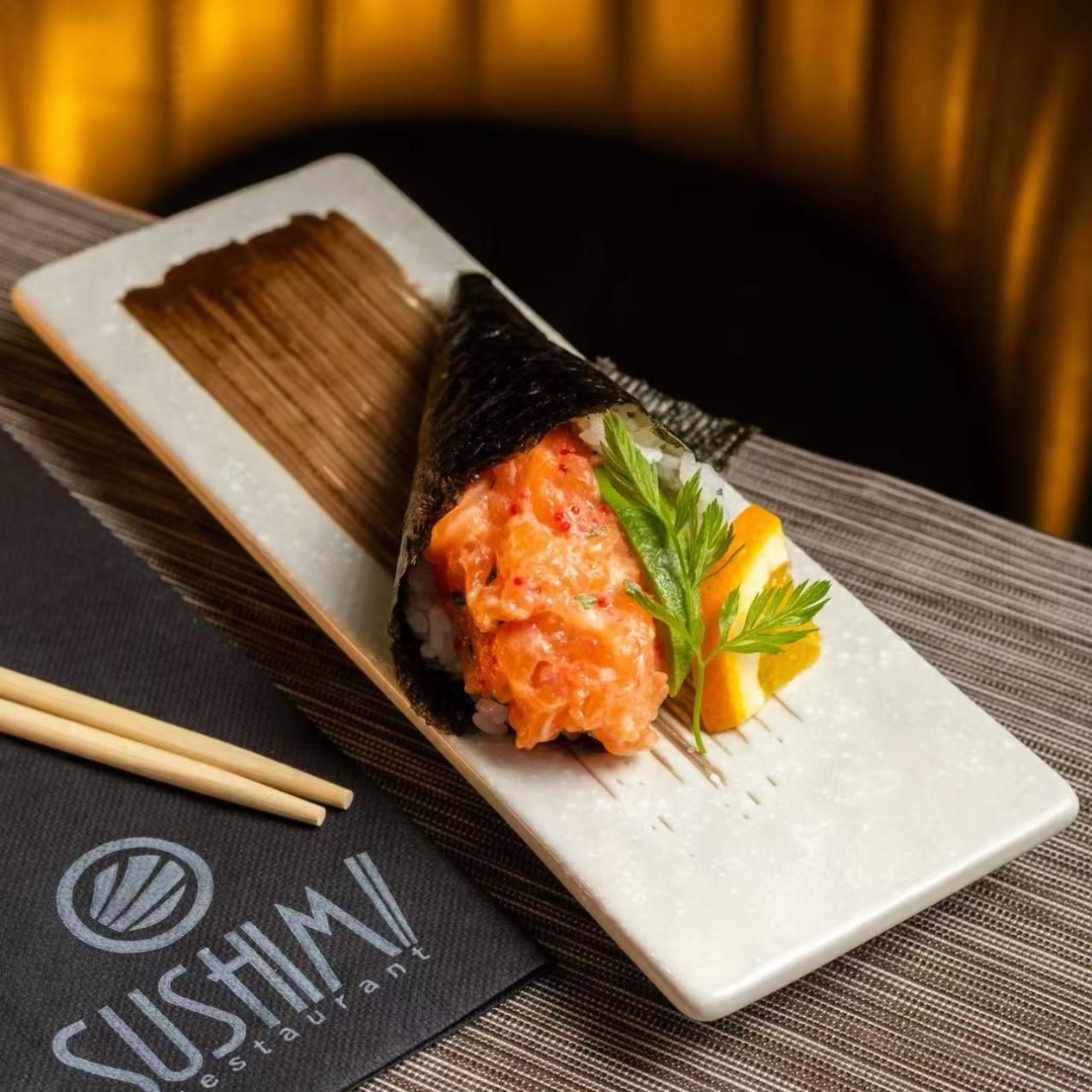 TEMAKI SALMÓN PICANTE